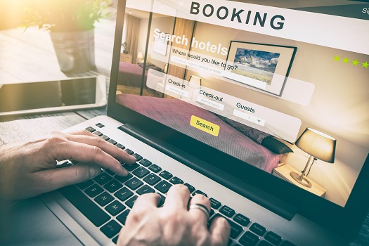 Should You Book Hotels in Advance