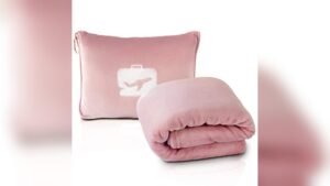 Best Travel Blanket for Plane Comfort and Warmth 2026 Guide